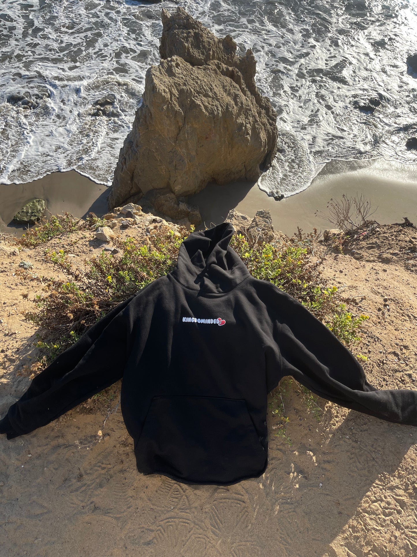 KINGDOMINDED "BROKEN HEARTED" HOODIE